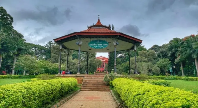how to reach cubbon park flower show
